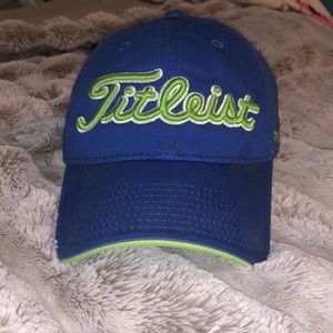 Mens titleist golf hat.